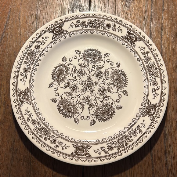 Vintage Brown Transferware 10 inch Plate by Vendome Royal China Mum Pattern - Picture 5 of 13